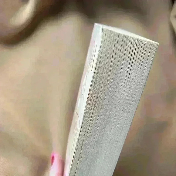 Amanda Quick Mistress - Picture 4 of 5